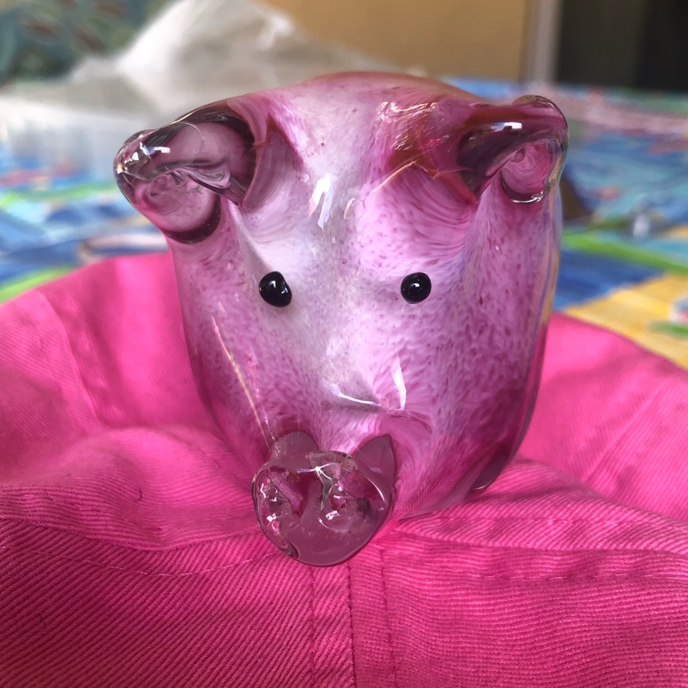Unique accent paperweight